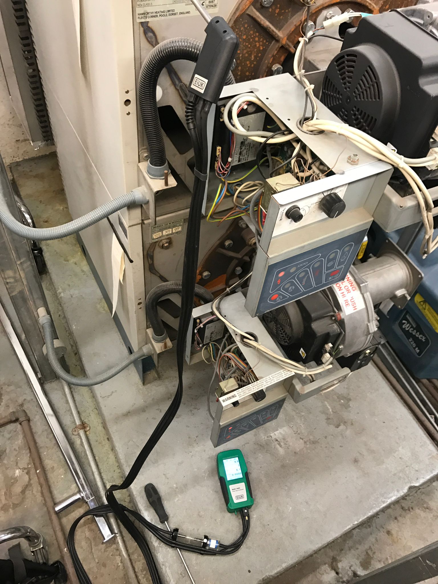 gas safe registered engineer near me Chessington, KT9